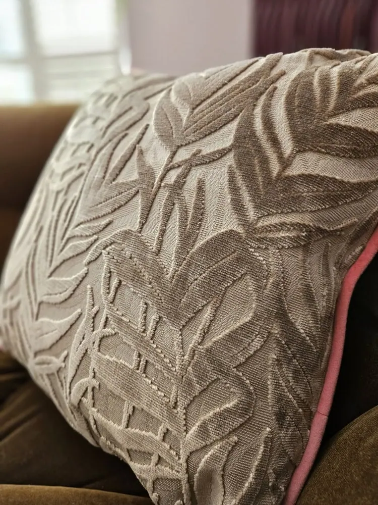 Kussen beige plantenmotief met bies, Flora, vierkant, Raaf - Afbeelding 5